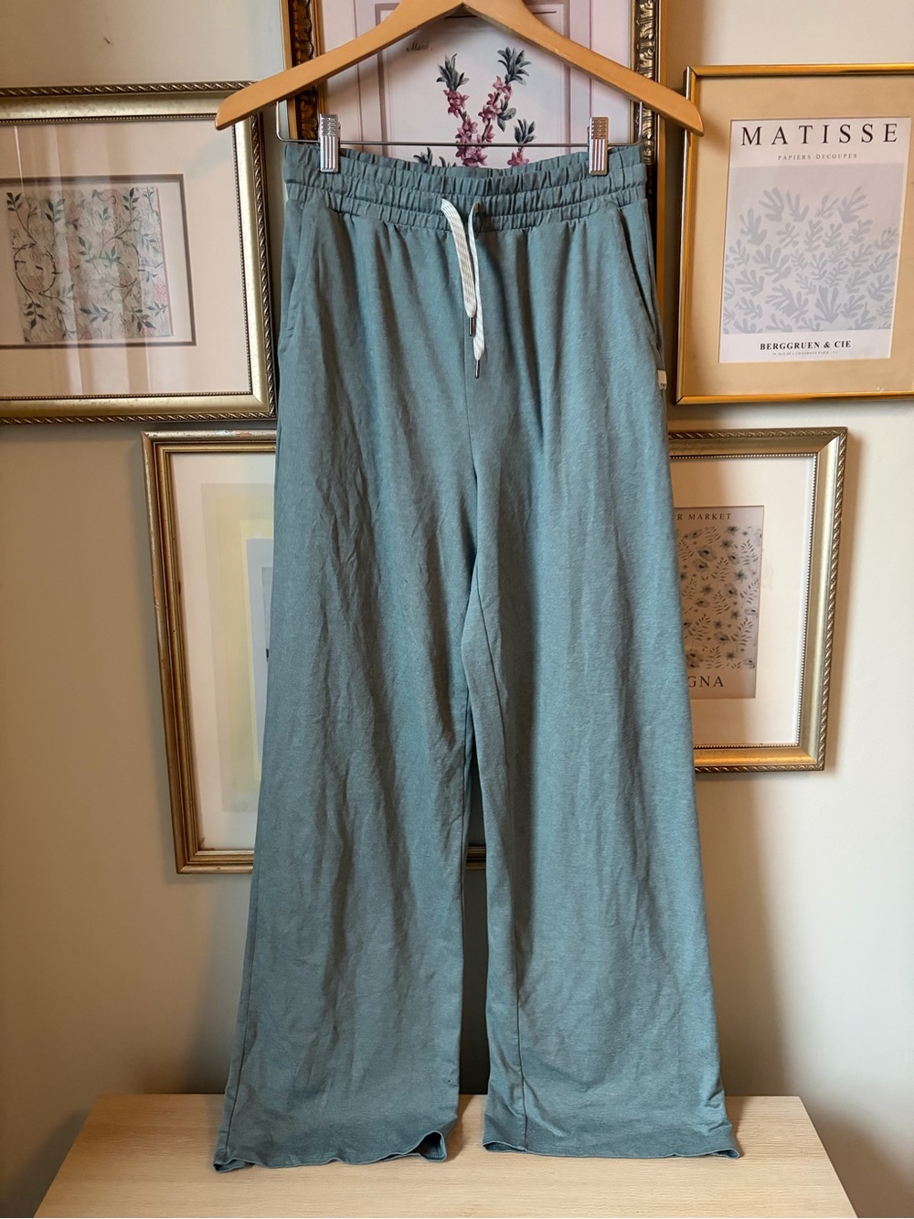Vuori Halo Wide Leg Pants Medium M - Picture 2 of 8